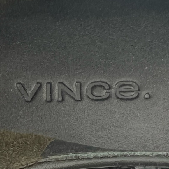 Vince Black Snakeskin Slip-On Loafers Size 8 Women's - Picture 2 of 9